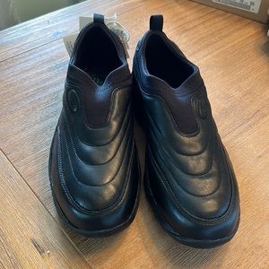 New in box.  Men’s Propet shock absorber walking shoes.  Size 10 1/2 x 3E